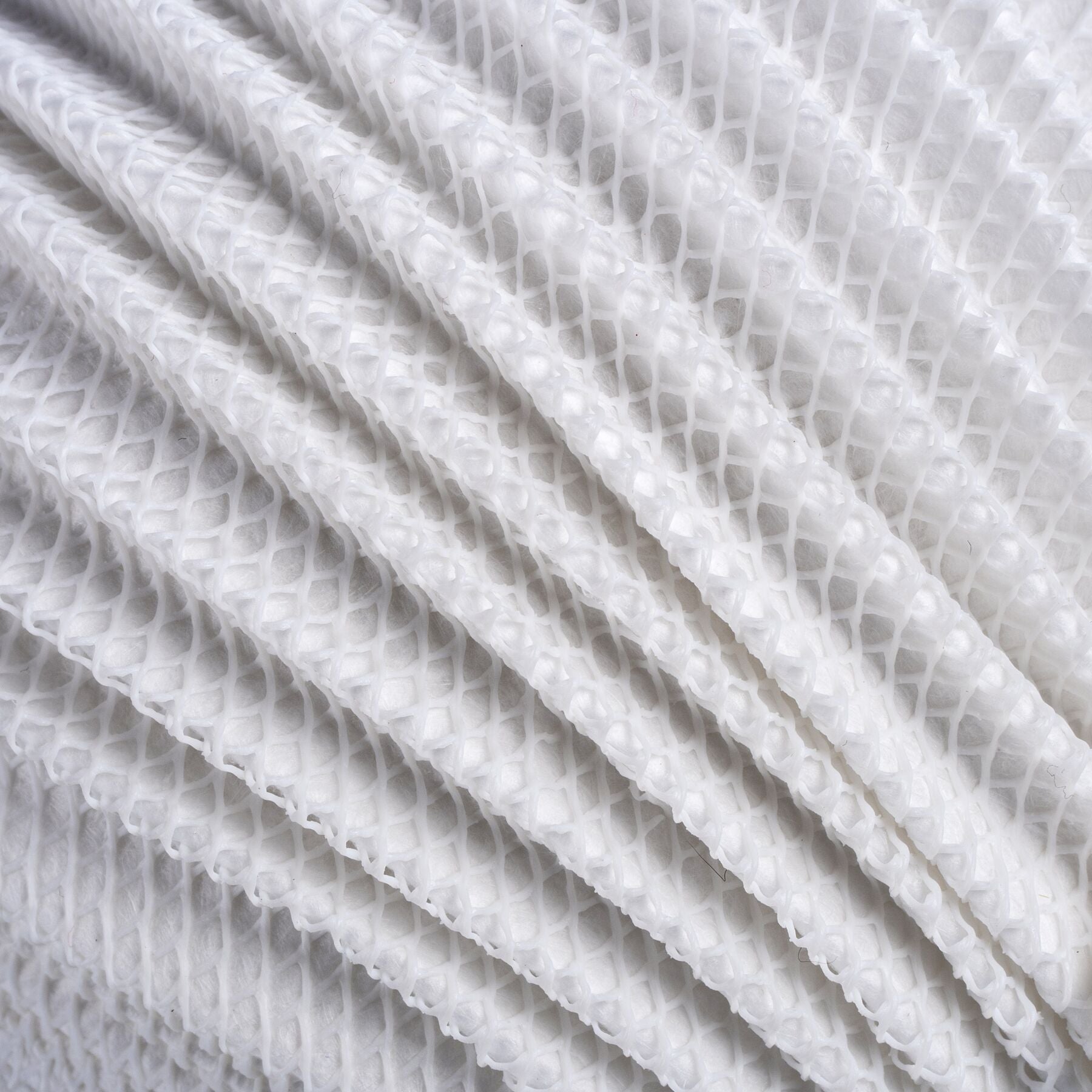 Closeup view of Moldex Airwave N95 white Duro Mesh